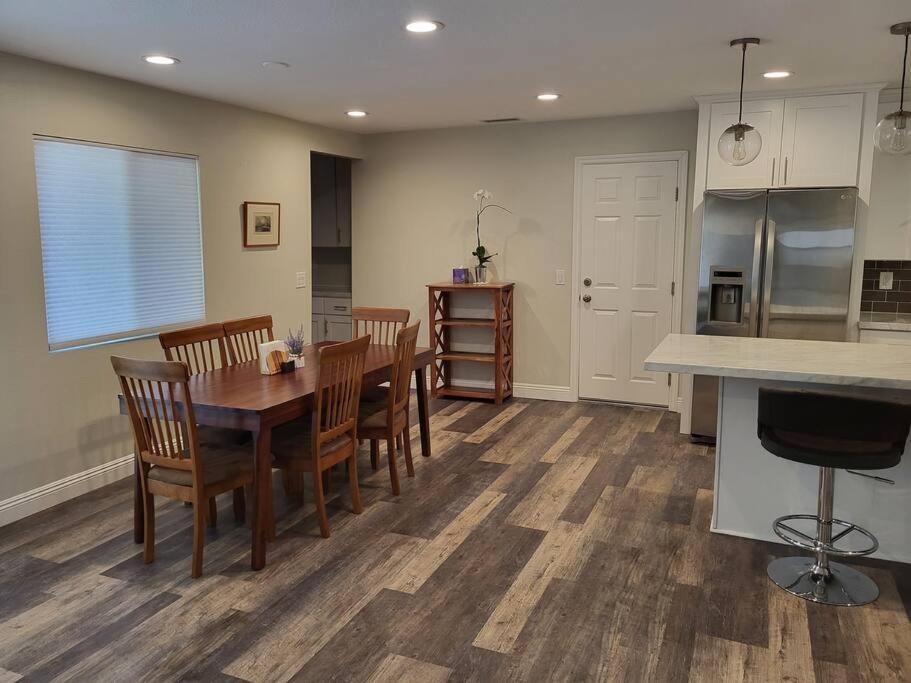 Bouganvilla 4-Bedroom, 2-Baths, Single Family House Thousand Oaks Luaran gambar