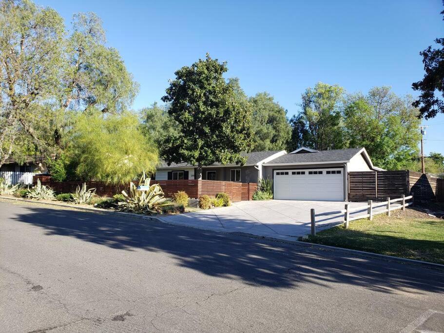 Bouganvilla 4-Bedroom, 2-Baths, Single Family House Thousand Oaks Luaran gambar