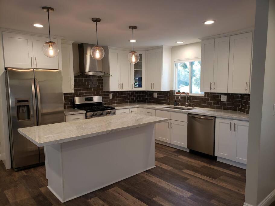 Bouganvilla 4-Bedroom, 2-Baths, Single Family House Thousand Oaks Luaran gambar
